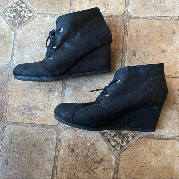 Maurices Black Wedge Booties Size 9 - Picture 4 of 5
